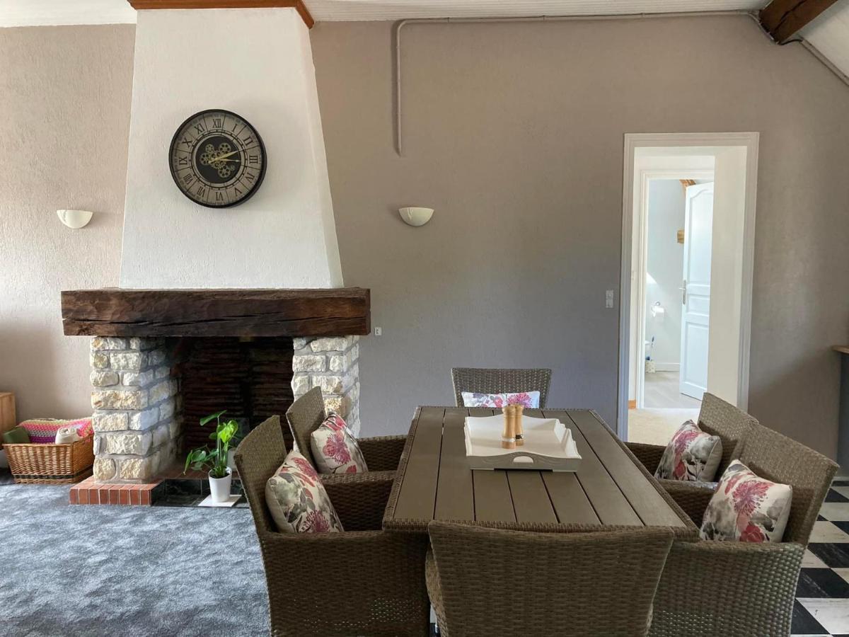 Lac De Lumiere. Relax With Rural Lakeside Living Herry Bagian luar foto